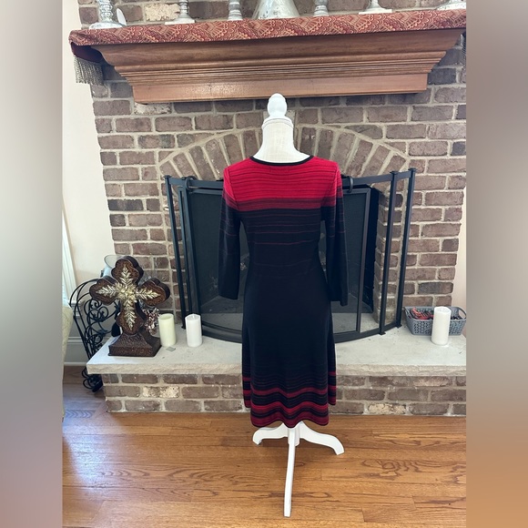 ❤️❤️❤️Nine West Red & Black Striped Sweater Holiday Dress Size Medium❤️❤️❤️ - Picture 5 of 8